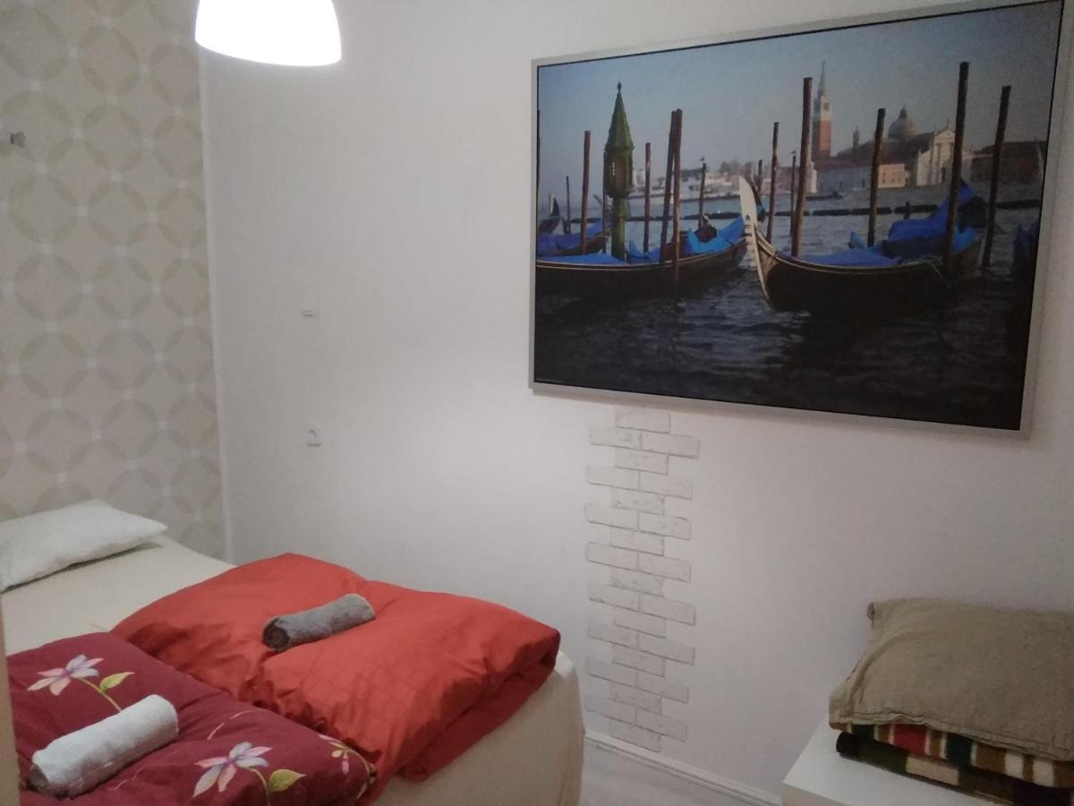 Apartament Przy Parku Noclegi Płock Esterno foto
